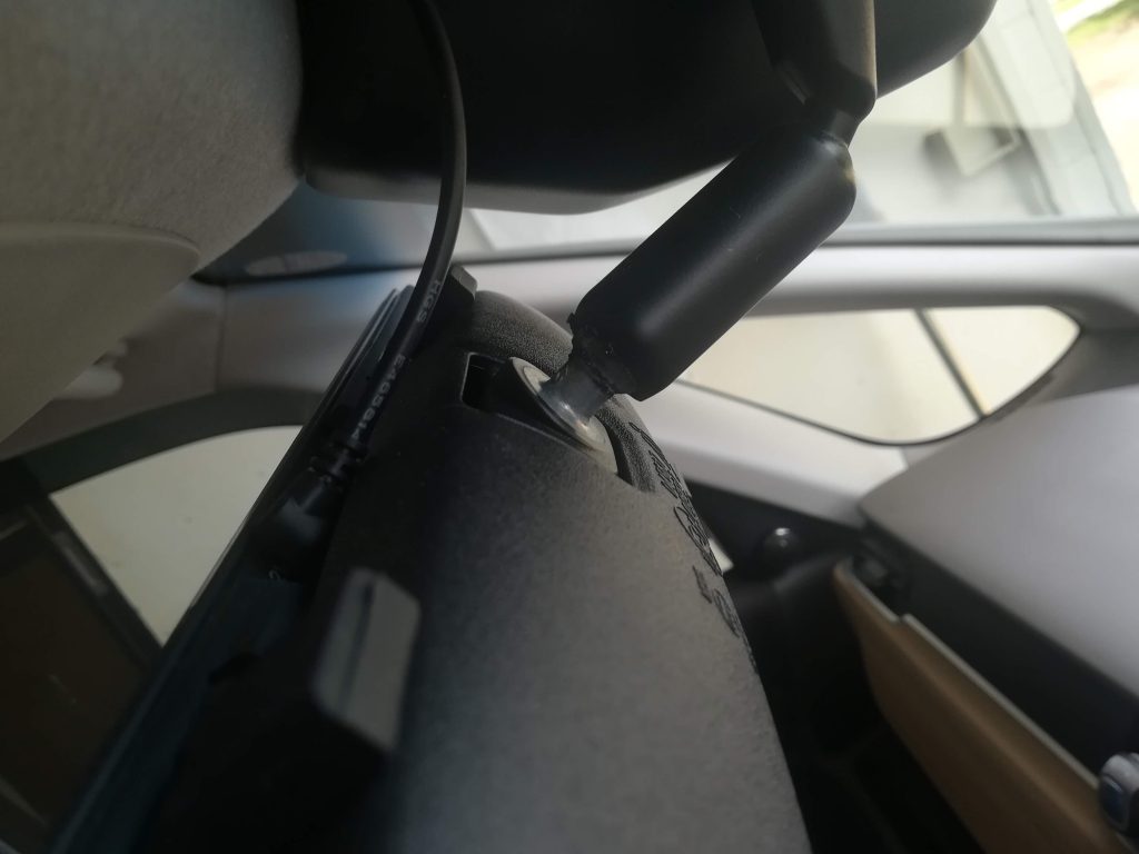新型フリードにフロントガラス貼り付けタイプのドライブレコーダーを取り付けてみた Apeman C550 暮らしに
